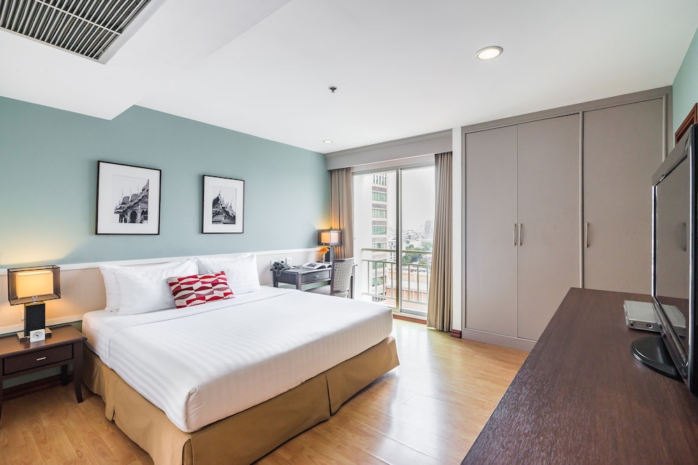 Evergreen Place Siam by UHG 26/72