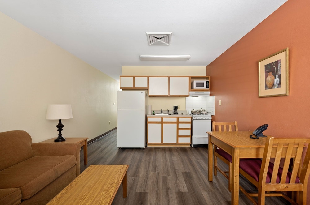Affordable Suites Rocky Mount 37/66