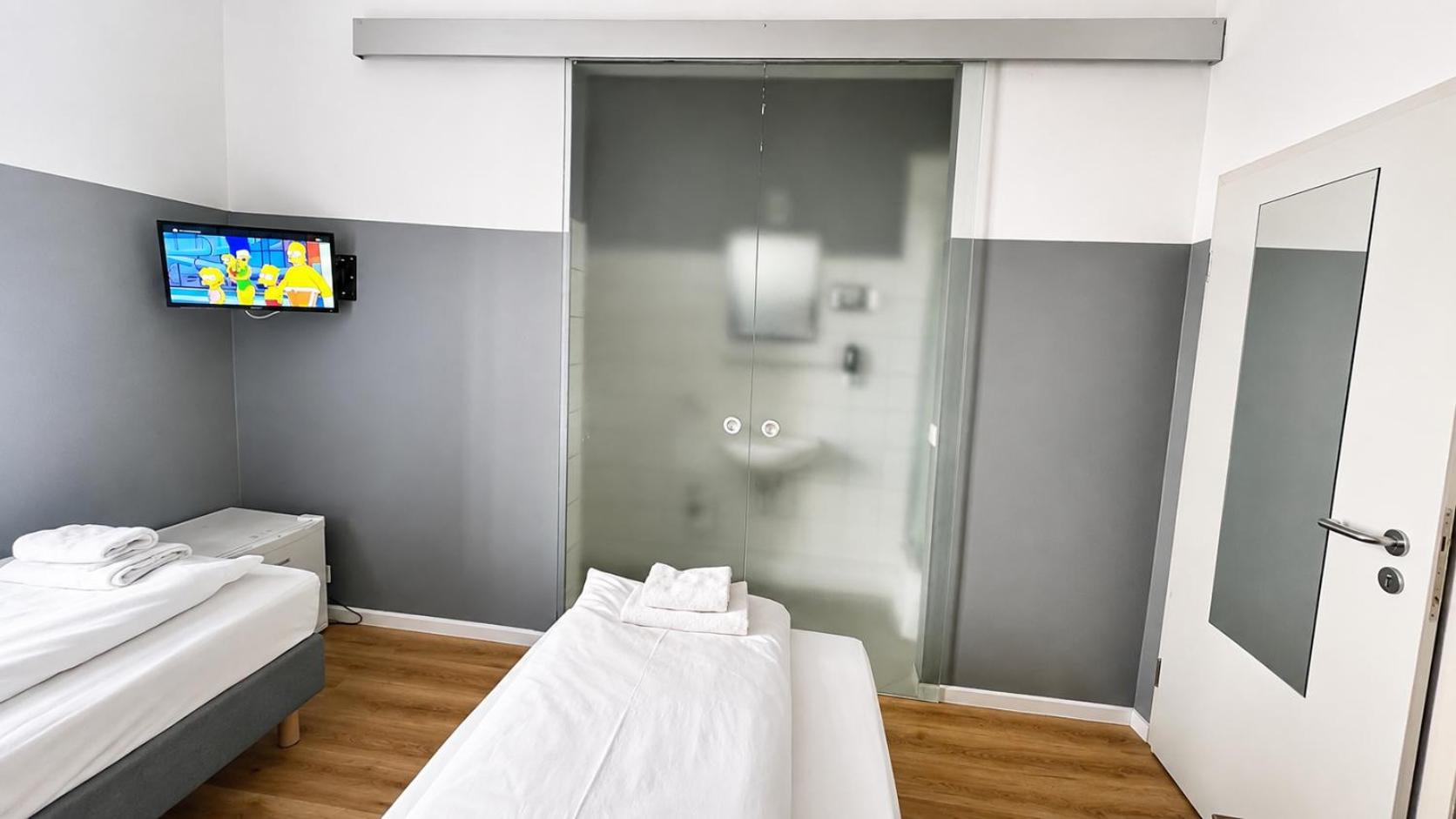Apadana Hotel 12/50