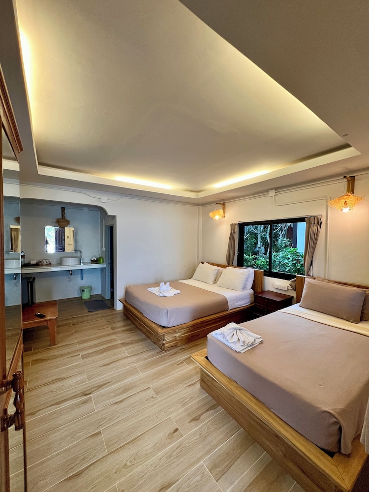COMFORT, BUNGALOW, MULTIPLE BEDS, BEACH VIEW
