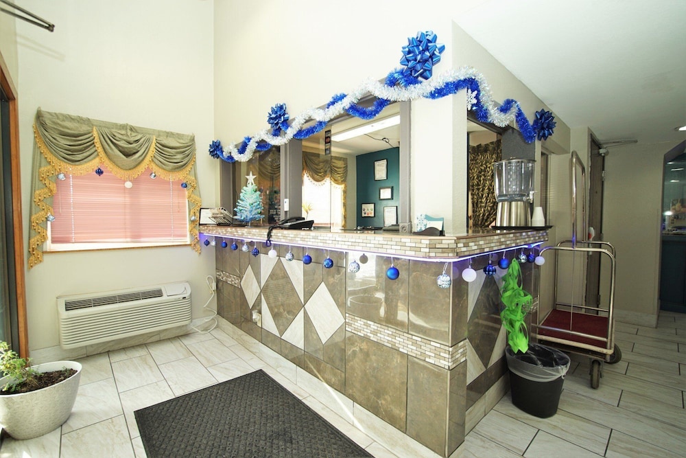 Faribault Hometown Inn & Suites 7/41