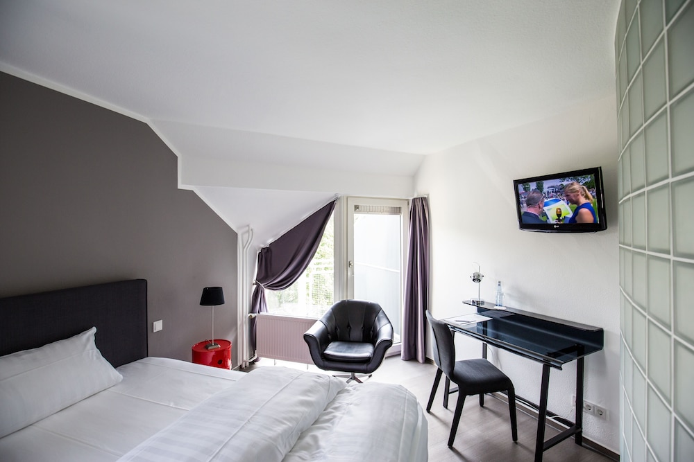 Wald & Golfhotel Lottental 6/29