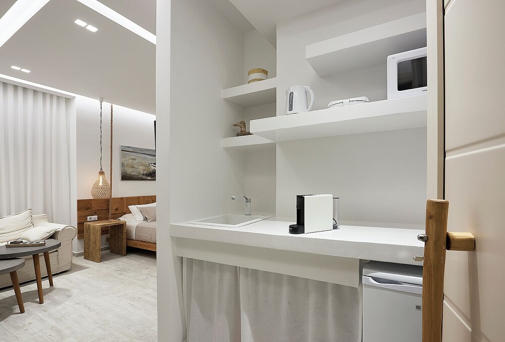 Nirome Luxury Suites 6/50