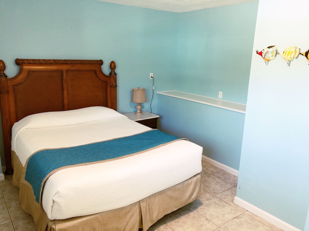 The Pelican Key Largo Cottages 14/76