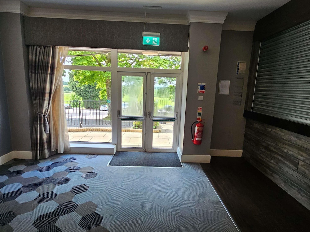 Mercure Manchester Norton Grange Hotel & Spa 64/70