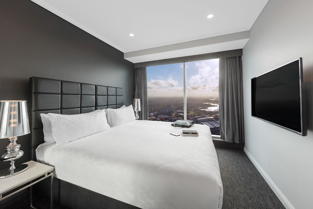 Meriton Suites World Tower 12/50