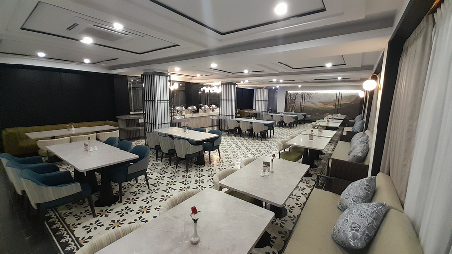 Three R Hotel 8/11