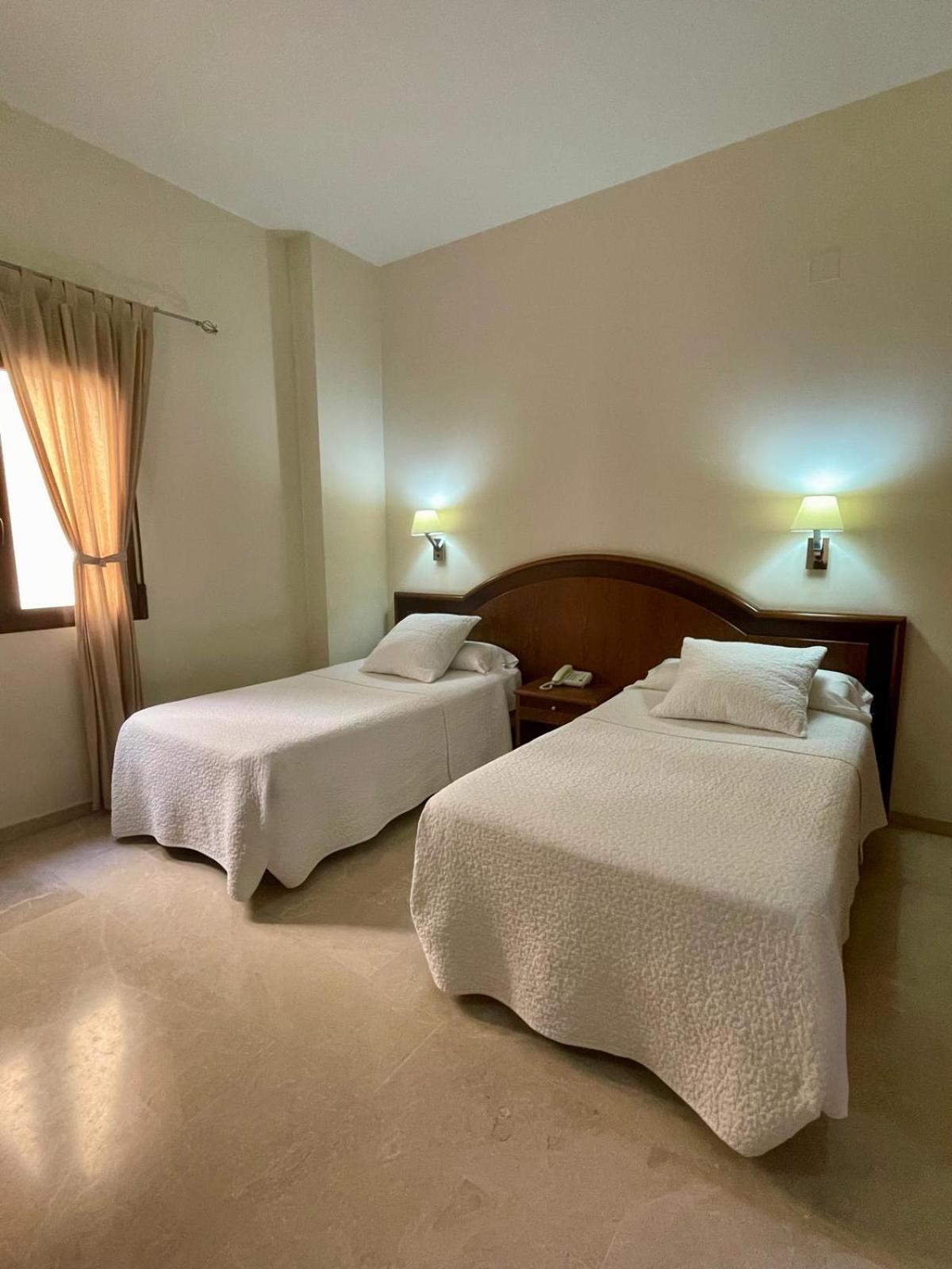 Room, Double or Twin Bed