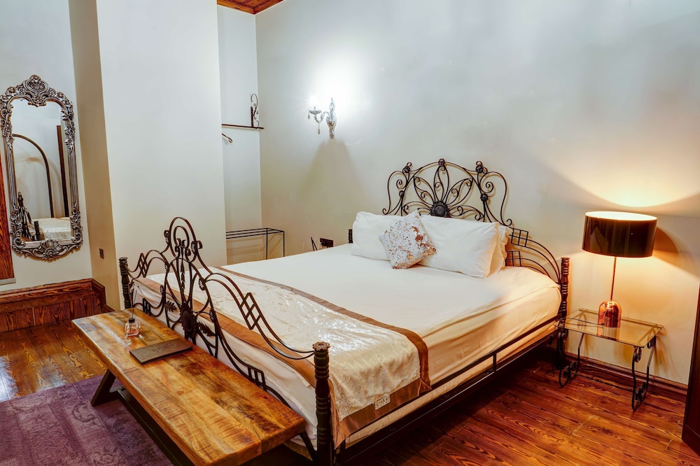 Kerem ile Asli Butik Otel 15/50