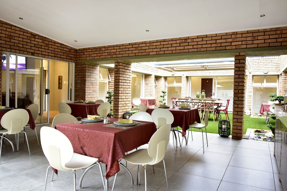 Five O'clock Zen Boutique Guest House 25/33