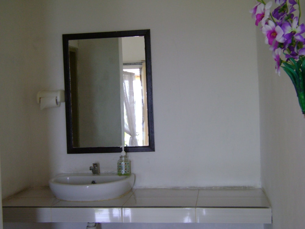 Bukit Indah Home Stay 50/50