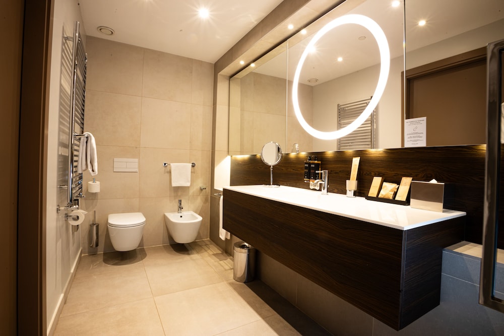 Mercure Almaty City Center 49/49