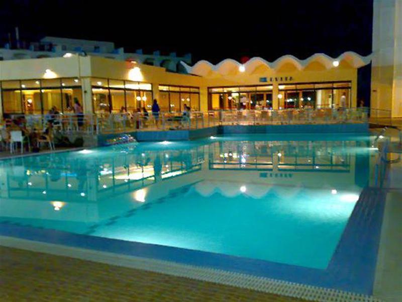 Evi Hotel photo2