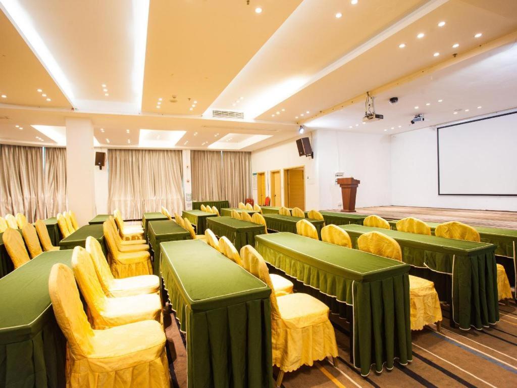 City Comfort Inn(Zhanjiang Haibin Park) 30/50