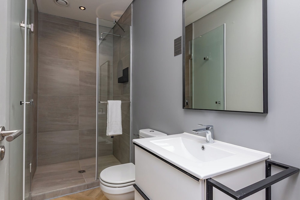 One Thibault Residence 45/48