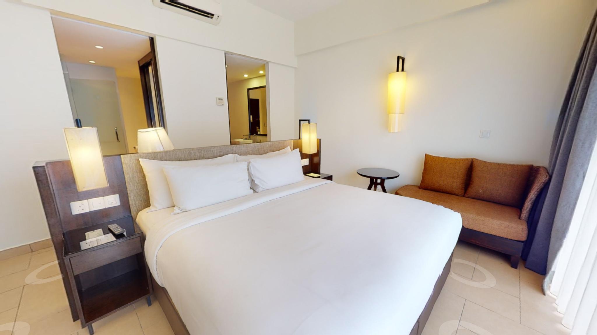 Lagoon, King Bed