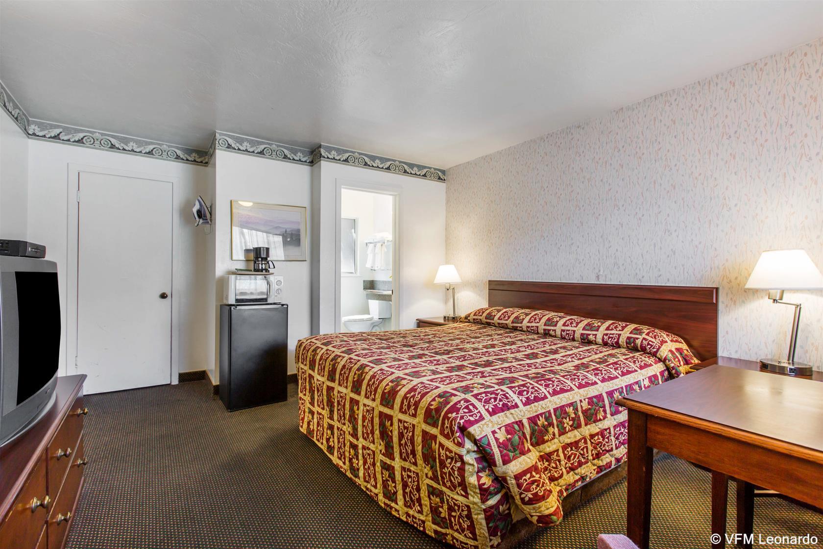 Econo Lodge Monterey Fairgrounds 12/21