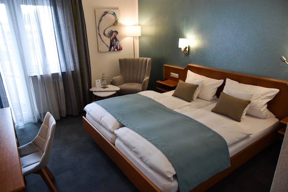 Martins Klause Airport Messe Hotel 5/36