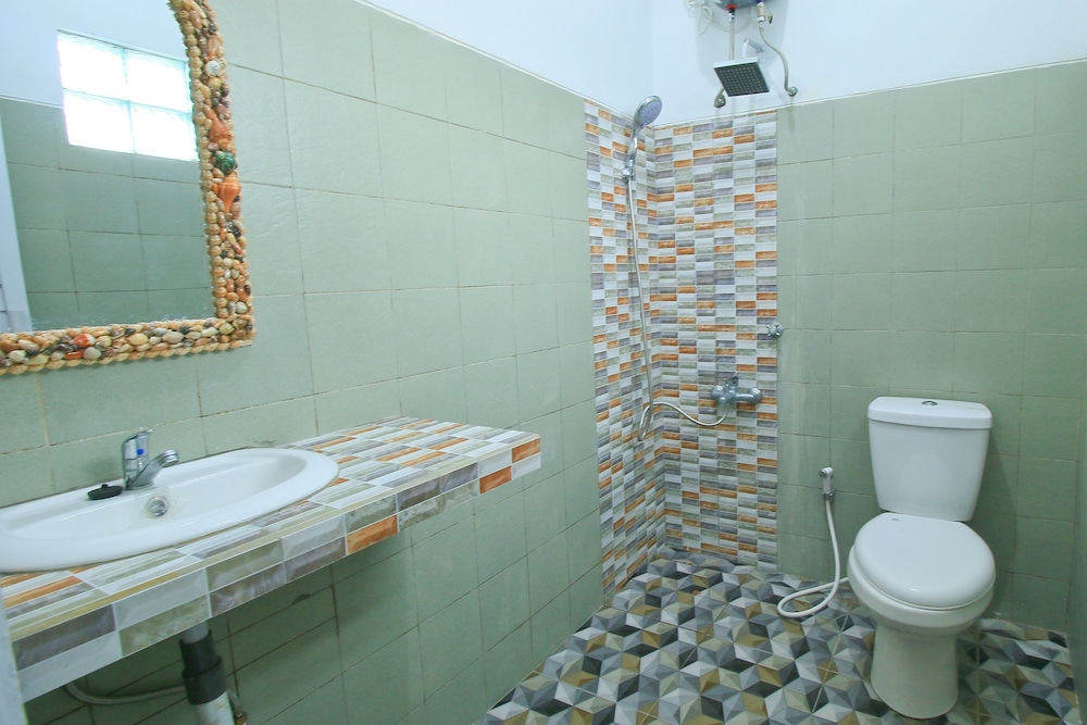 OYO 609 Ms Hotel Pangandaran 30/34