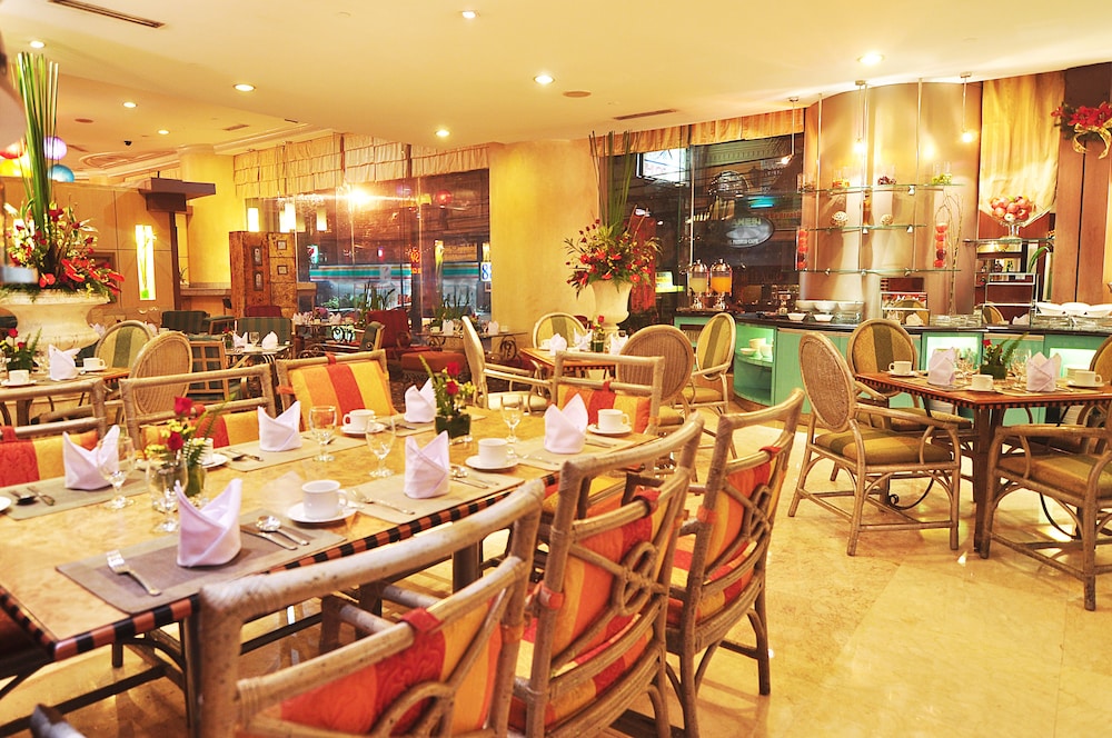 Makati Palace Hotel 35/50