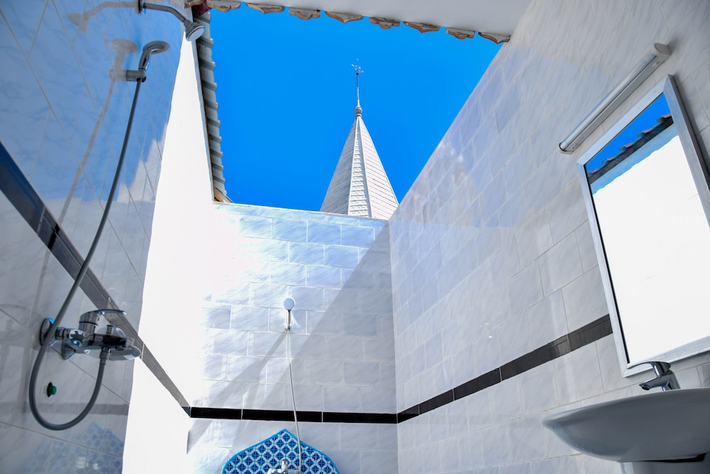 Forodhani Park Hotel 4/50
