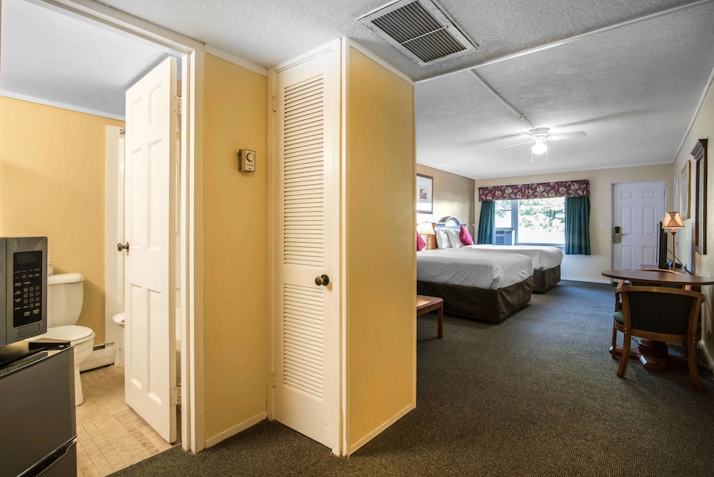 Econo Lodge Inn & Suites Tilton 38/38