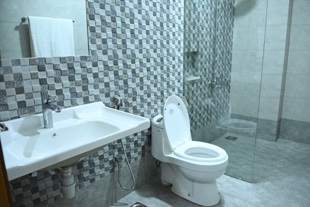Junior Suite, Studio, 1 Double and 1 Single Bed، Hotel Pearl Inn 4/7
