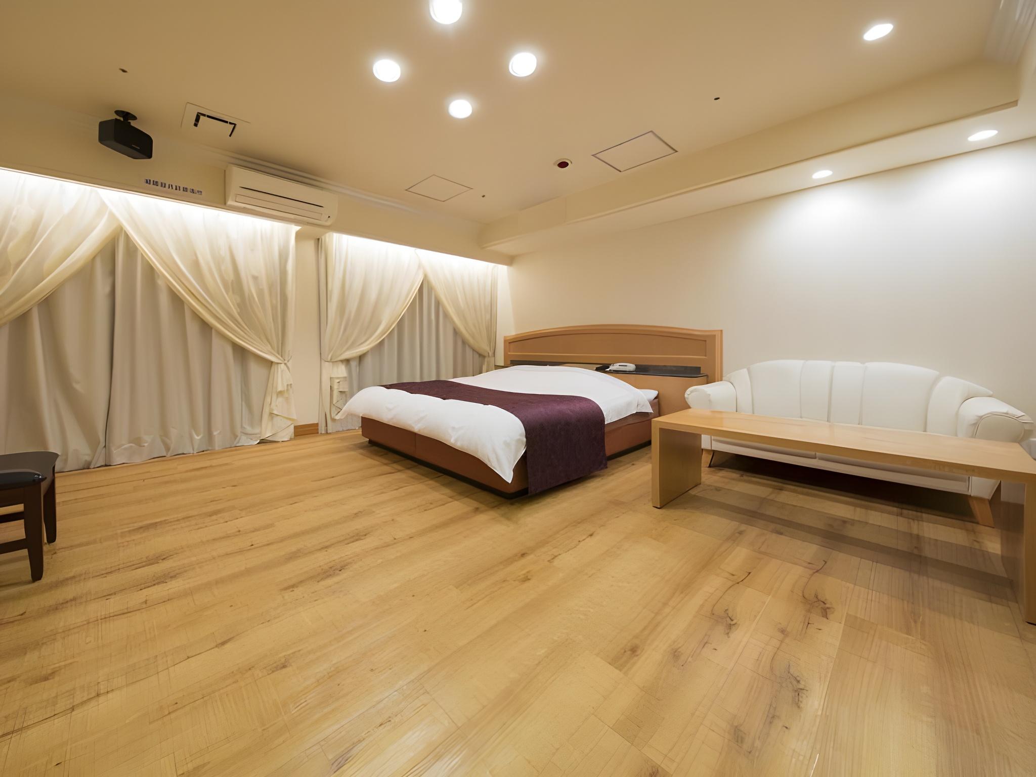 Room, Double Bed