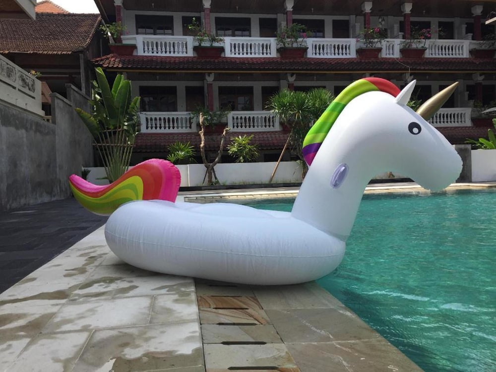 Palm Garden Kuta Hotel 7/15
