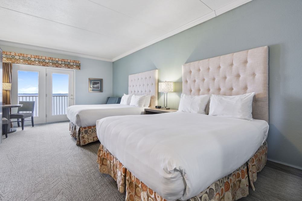 Room, 2 Queen Beds, Bay View, Kitchenette