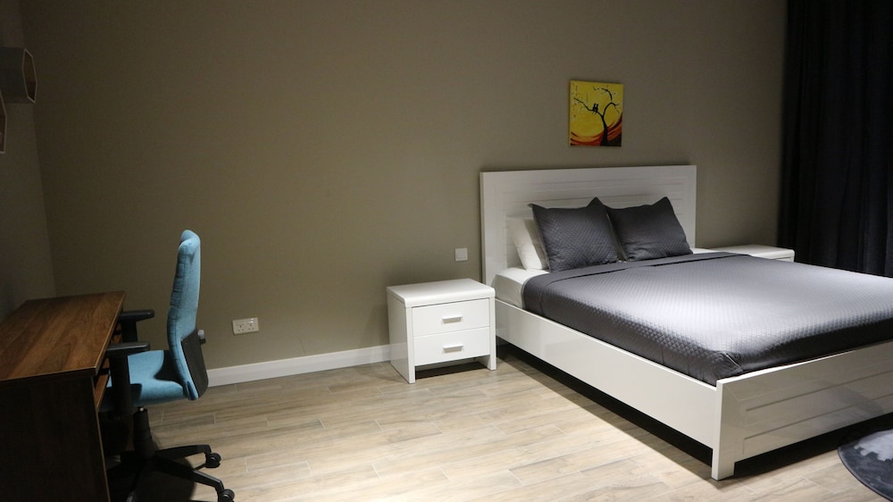 Accra Luxury Apartments Cantonments (Ex A-Lux Apartments) 12/80
