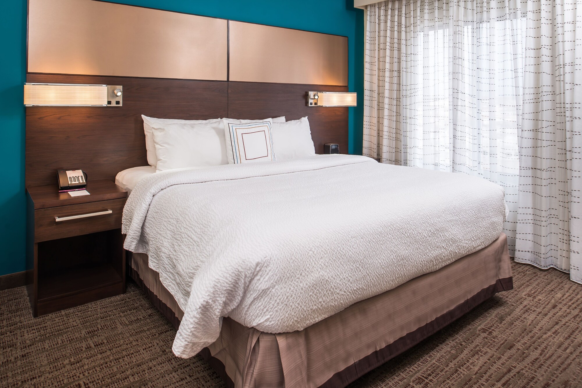 1 BEDROOM, SUITE