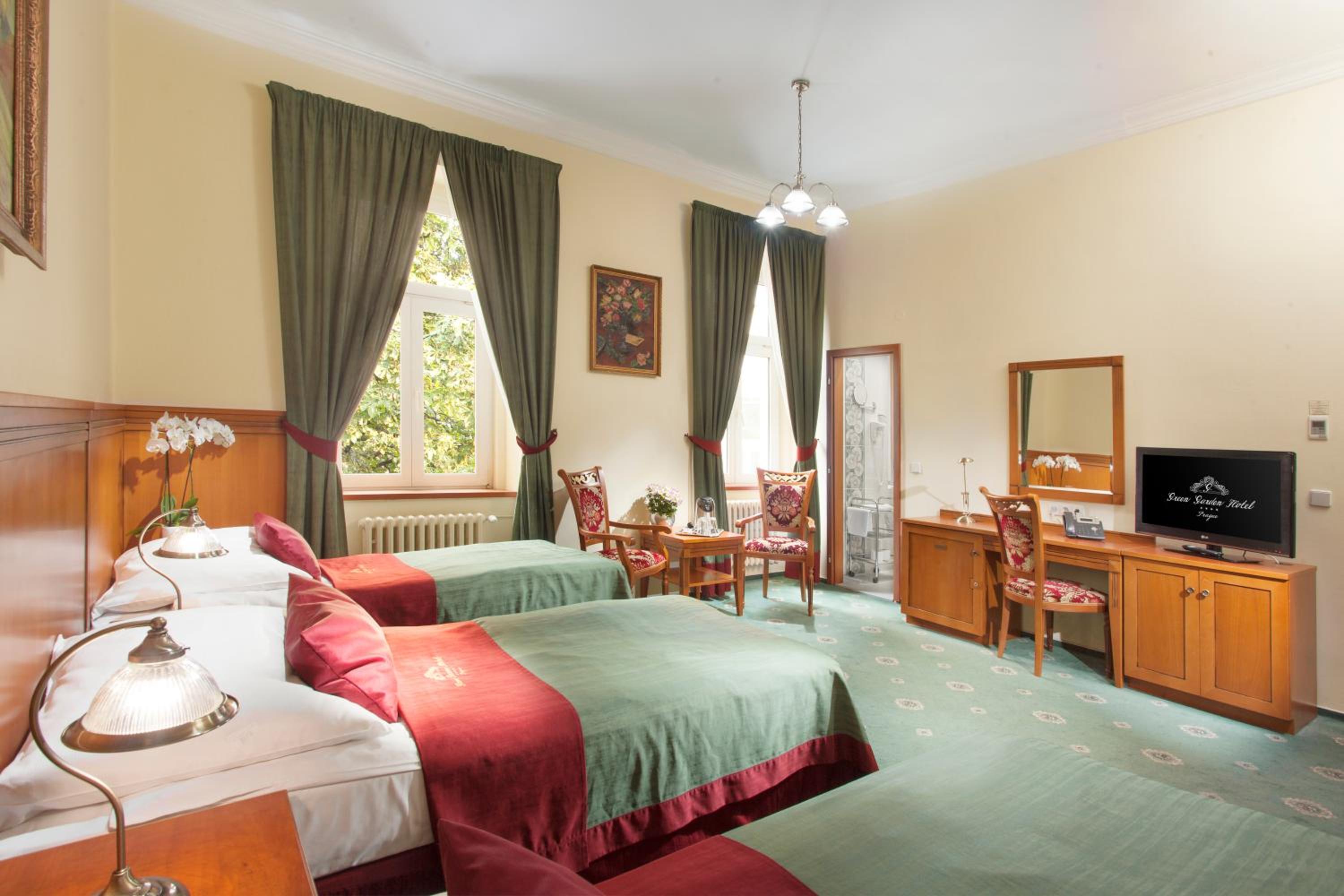 غرفة سوبيريور ثلاثية بسرير فردي، Green Garden Hotel 5/10