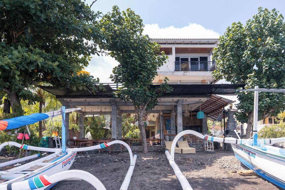 Amed Sari Beach Guesthouse 37/50