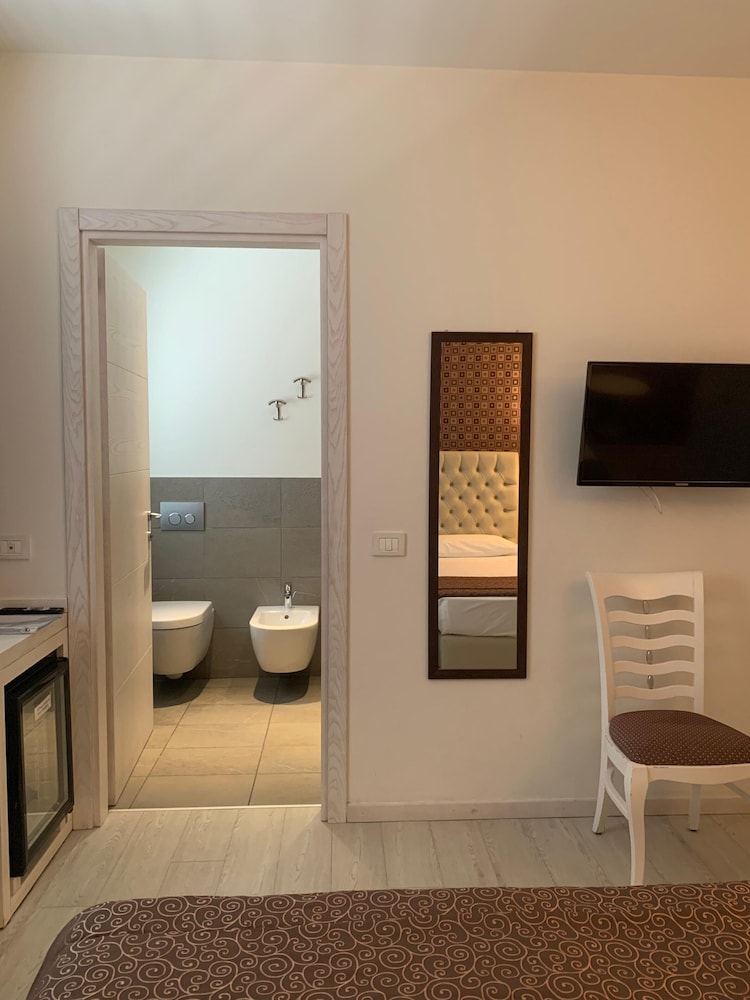 Nuova Opera Rooms 32/50
