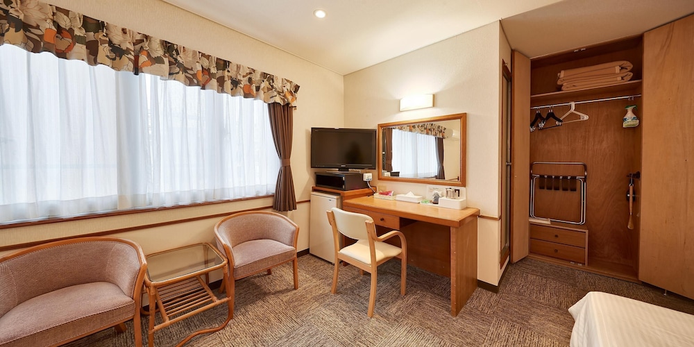 Crown Hotel Okinawa 56/75