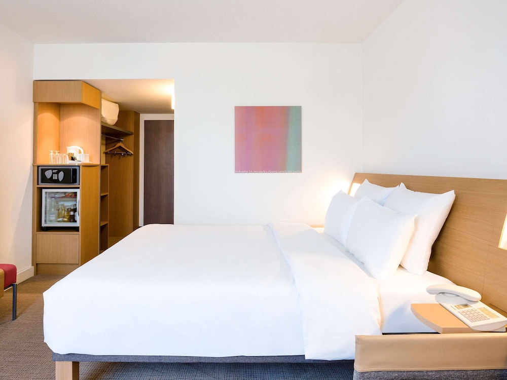 NOVOTEL NUERNBERG MESSEZENTRUM 10/58