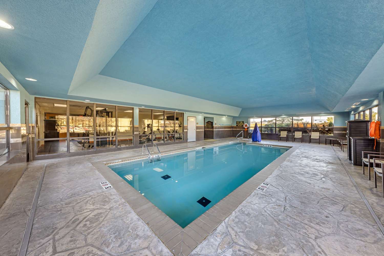 Best Western Plus Midwest City Inn & Suites 15/27