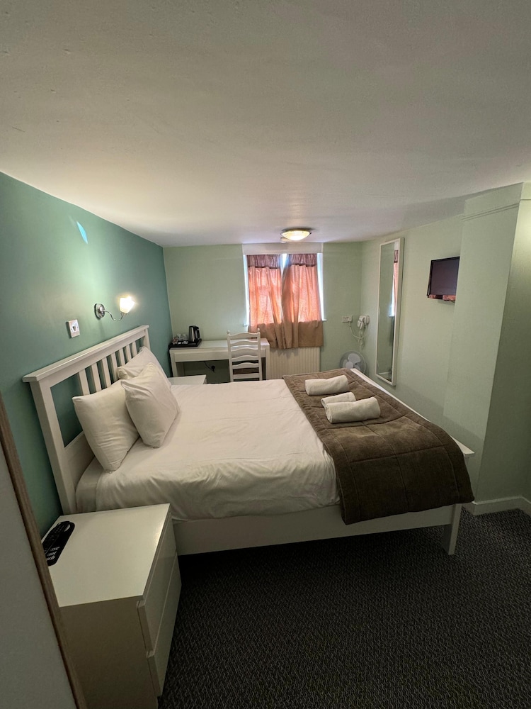 The George Hotel 22/50