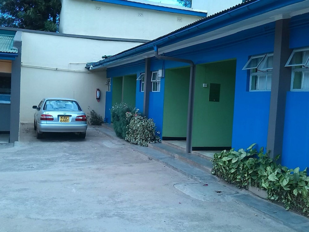 Nanyuki Simba Lodge 11/14