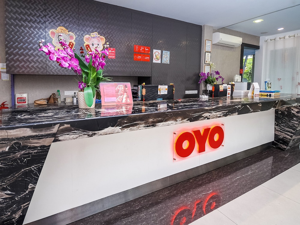 Lobby at OYO 977 Hong Kong Suites, MIRI