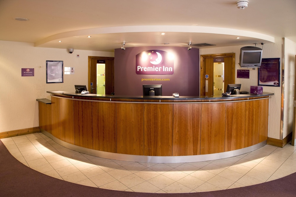 Lobby at Premier Inn London Kew Bridge, LONDON