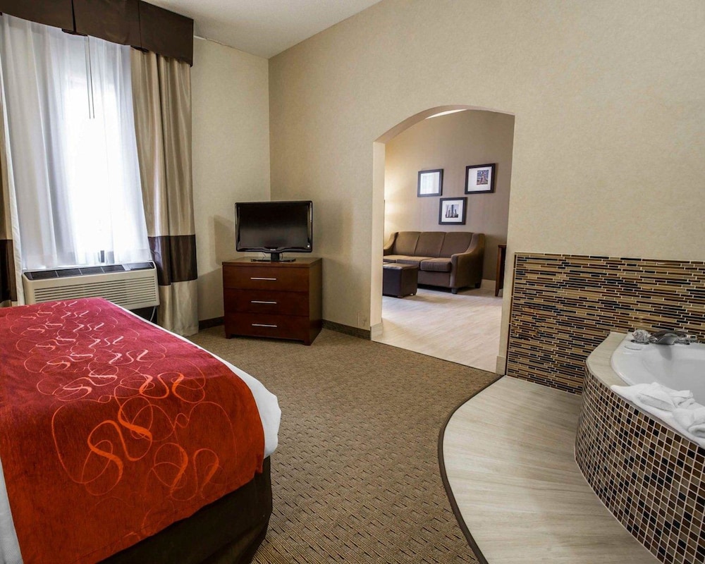 Spark by Hilton Stafford Sugar Land 8/40