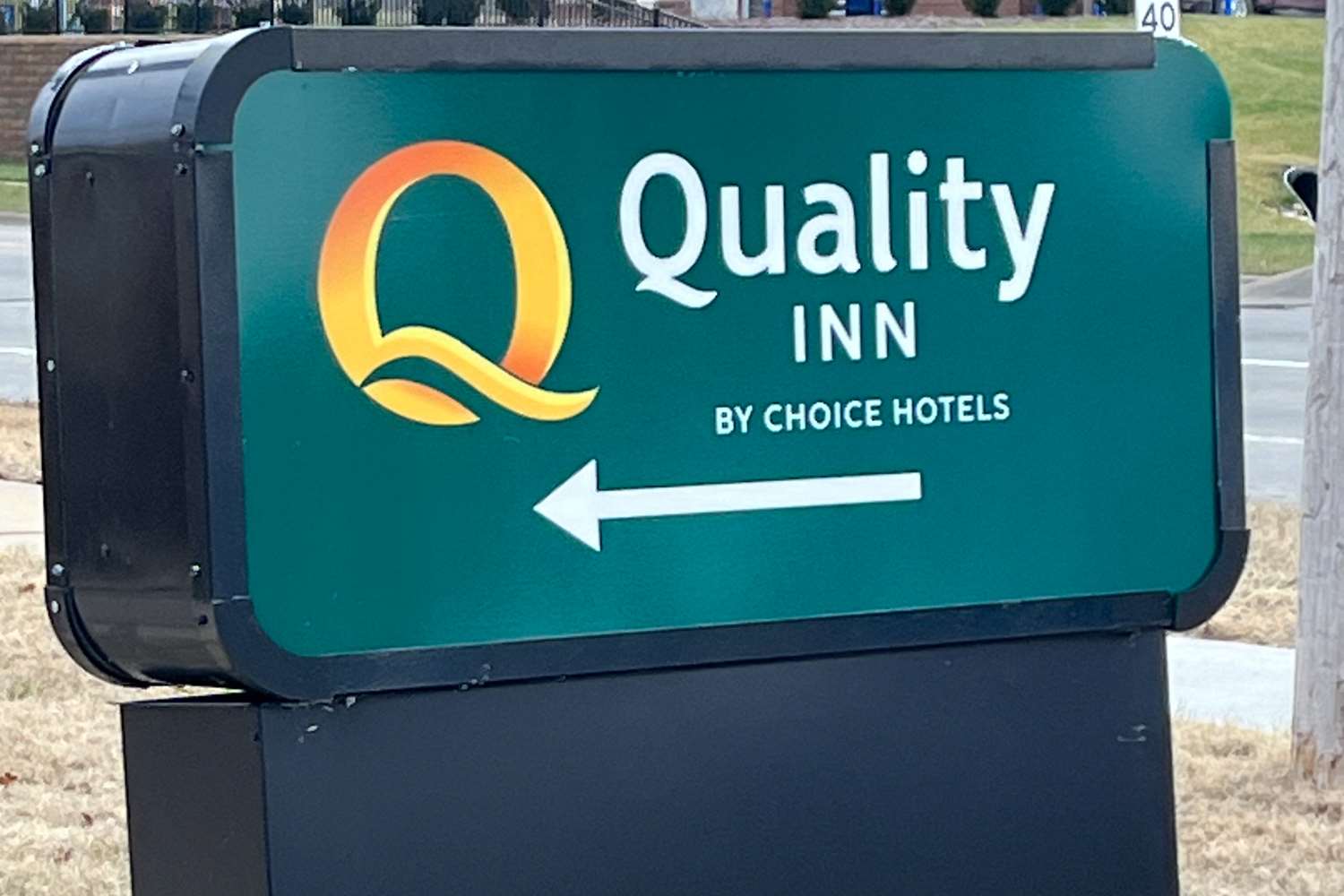 Quality Inn I-70 at Wanamaker 23/40