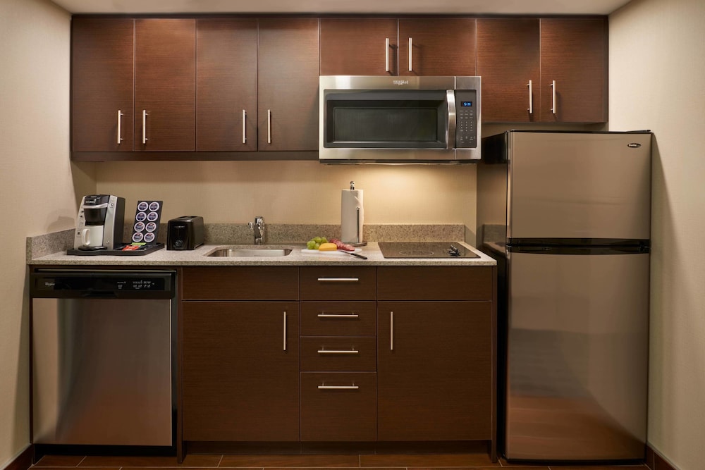 Towneplace Suites By Marriott Windsor 7/31
