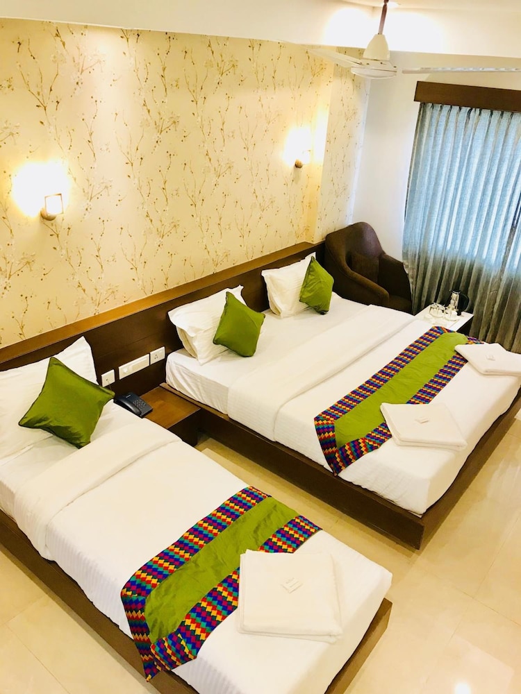 Regalia Inn & Suites 17/37