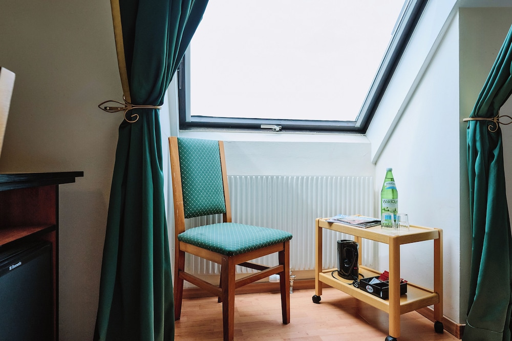Cartart Hotel Bombolo (ex Deutschmeister) 29/38