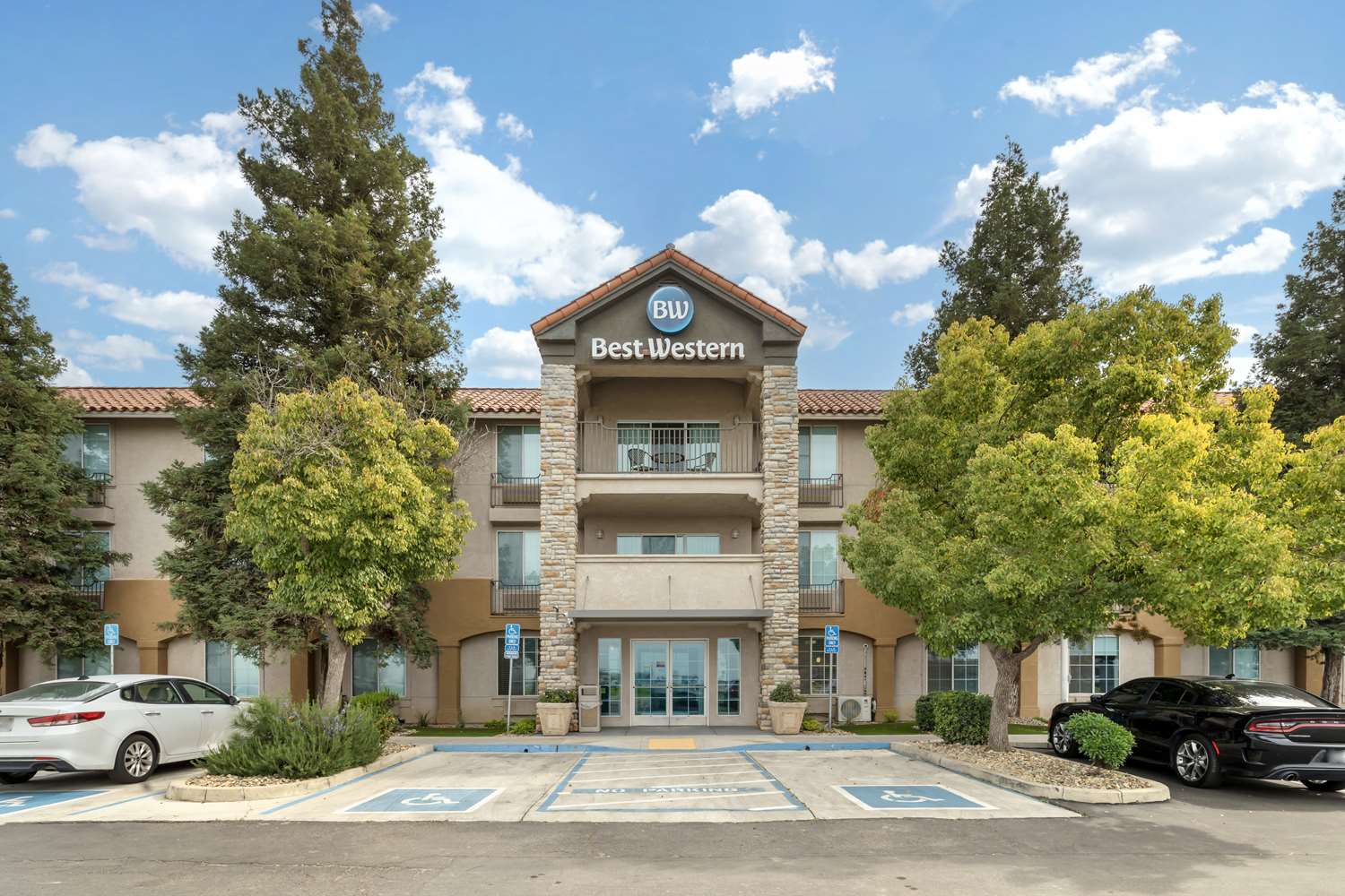 Best Western Visalia Hotel 50/55