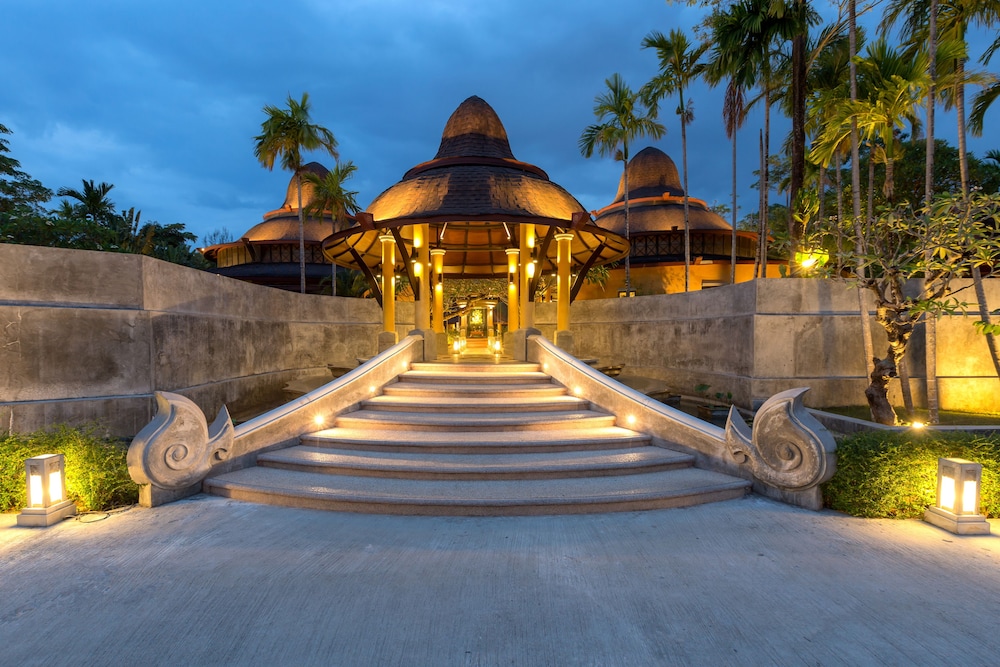 The Village Resort 36/37