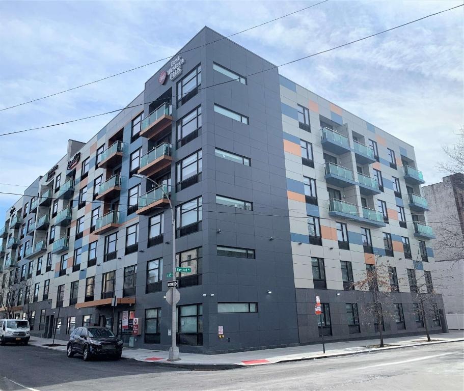 Executive Residency Bronx 2/36